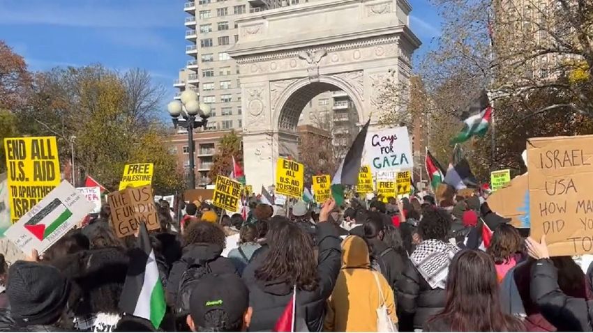 Teljes káosz: Izrael-ellenes tüntetők zavarták meg a Black Friday vásárlóit + videók
