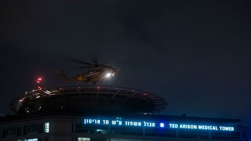 Újabb túszokat engedett el a Hamász Újabb túszokat engedett el a Hamász