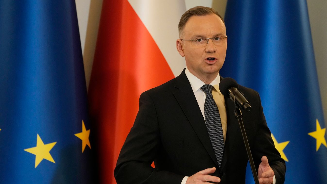 Duda a politikai foglyok szabadon bocsátását szorgalmazza Tusknál