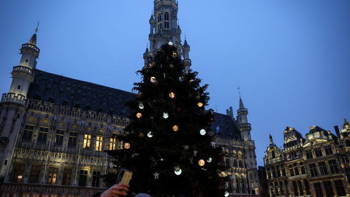 BELGIUM - DAILY LIFE CHRISTMAS BRUSSELS