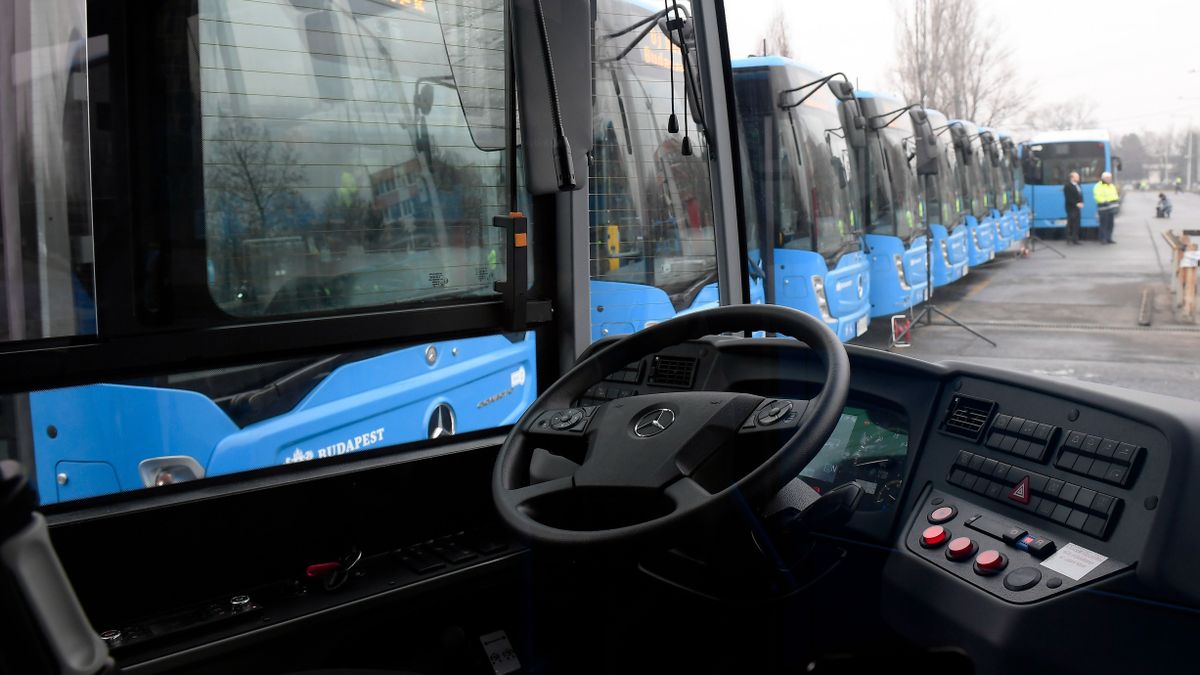 Mikor lehet jegyet venni bankkártyával a buszon?