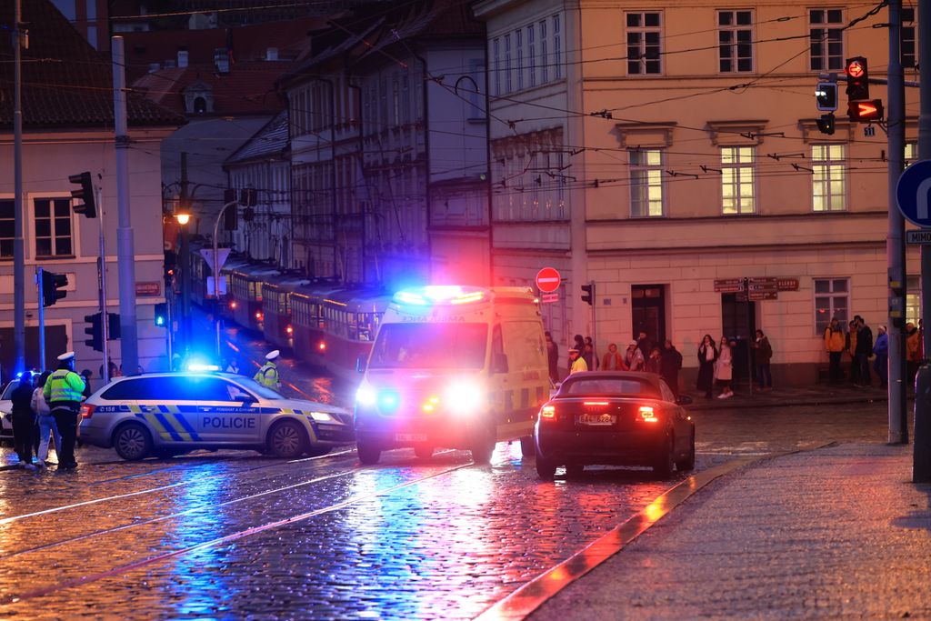 Several dead in central Prague shooting