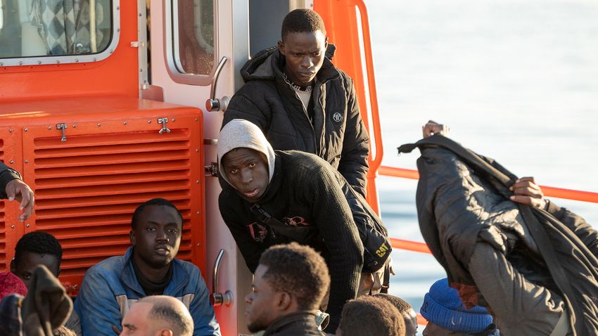 Megvédte a politikus a migránsokat, akik lopnak a boltokból Megvédte a politikus a migránsokat, akik lopnak a boltokból