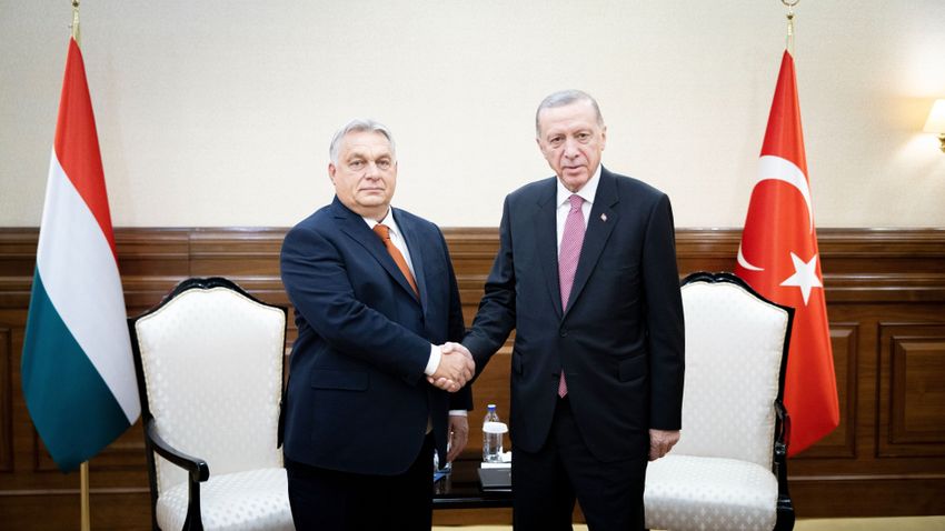 Orbán Viktor a török elnököt fogadja ma Budapesten