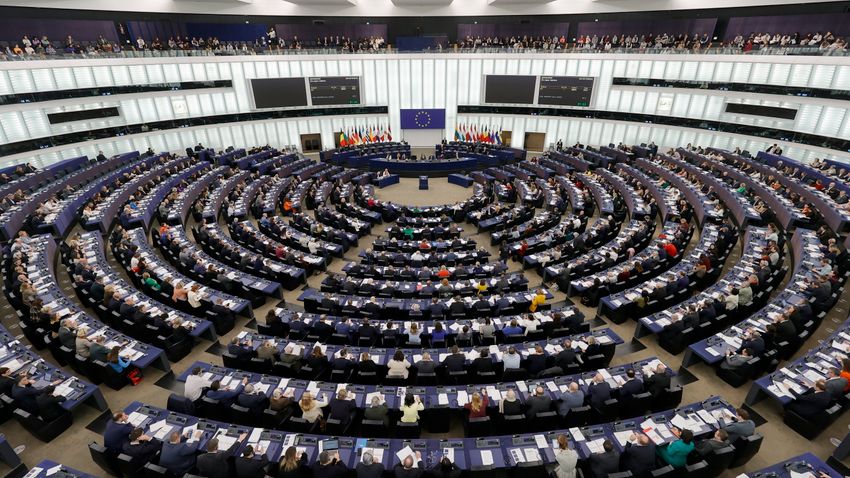 A brüsszeli korrupciós botrány „hasznos idiótáiról” kerültek elő dokumentumok