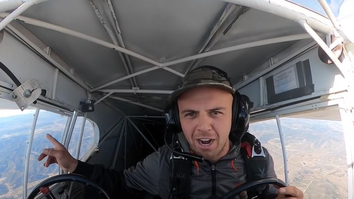 Direkt törte össze repülőjét, börtön vár a videósra + videó