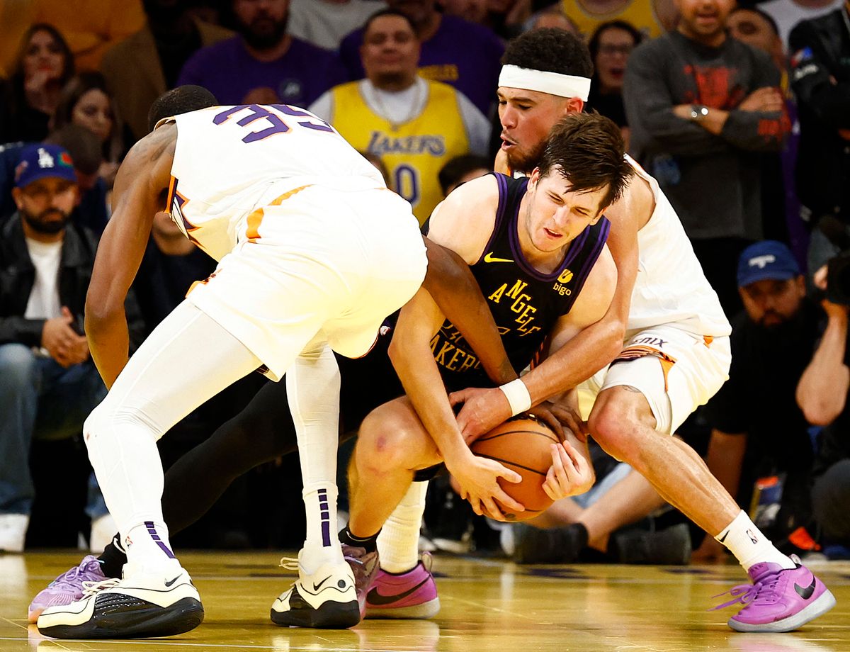 Phoenix Suns v Los Angeles Lakers: Quarterfinals - 2023 NBA In-Season Tournament LeBron James időkérése Kevin Durant