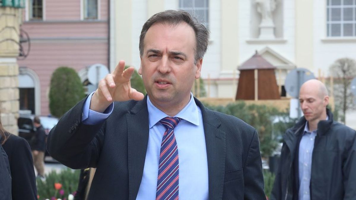 Something Amiss About the Four US Senators' Visit to Budapest