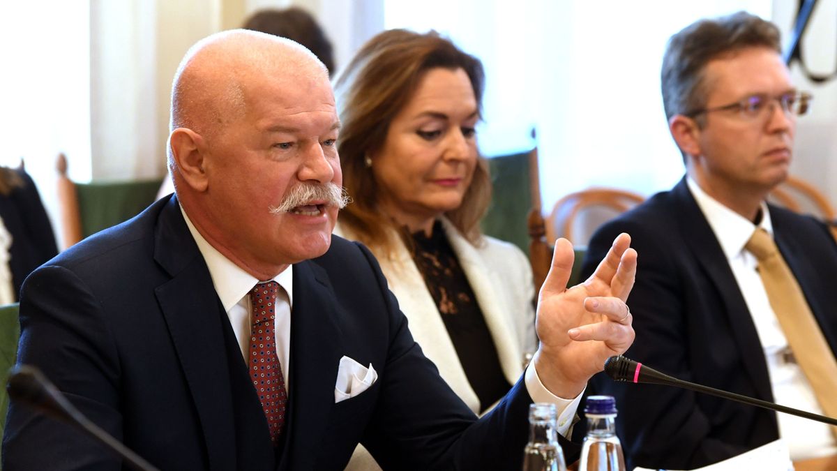 Csák János: Aki Magyarországon tanulni kezd, annak biztosan lesz állása
