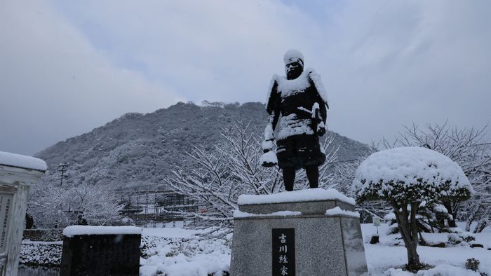 Heavy snow on the Japan Sea side