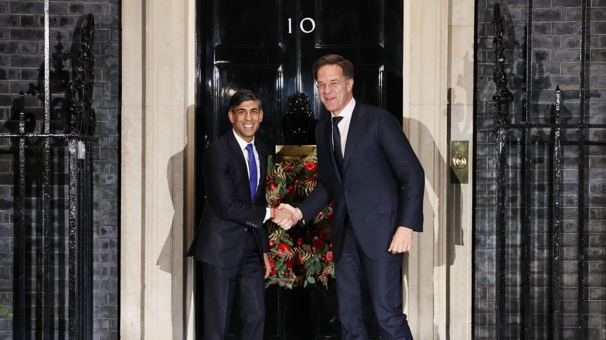 kizárták magukat a miniszterelnökök + videó