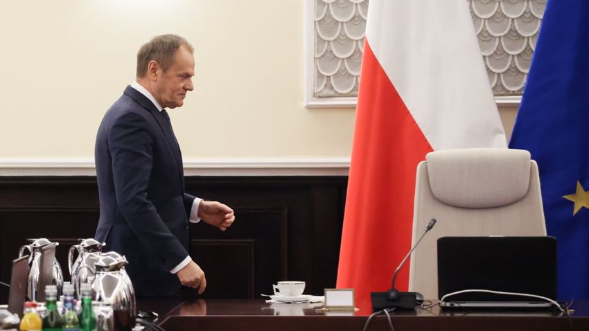 Példátlan erőszakról beszélt a lengyel köztévénél egy műsorvezető Példátlan erőszakról beszélt a lengyel köztévénél egy műsorvezető