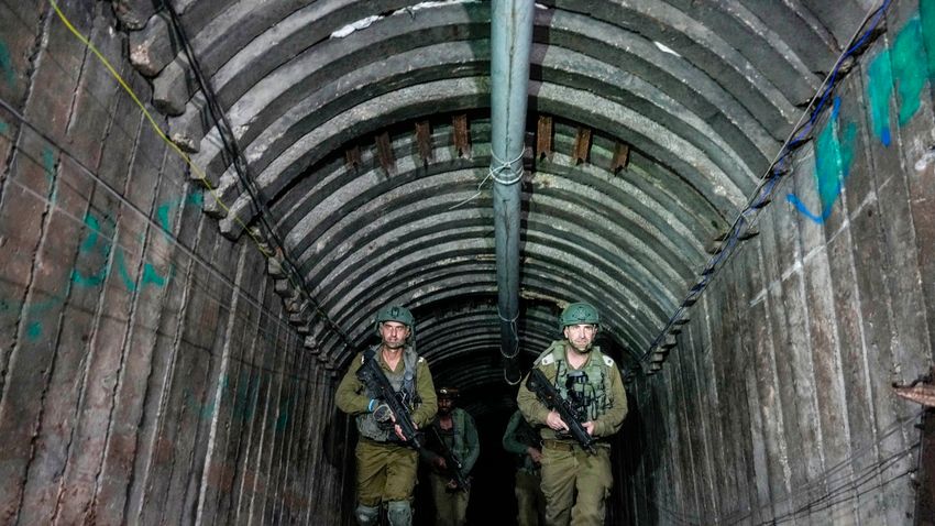 Egy autó is kényelmesen elfér a Hamász alagútjában + videó