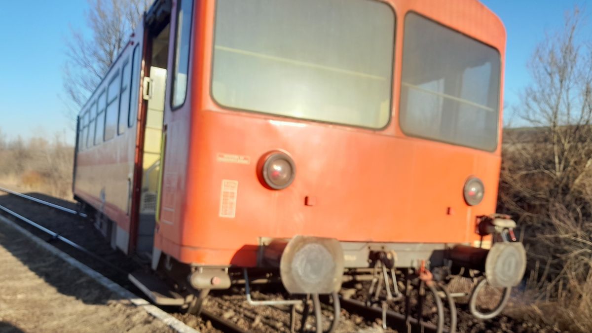 Kisiklott egy vonat Komárom és Székesfehérvár között