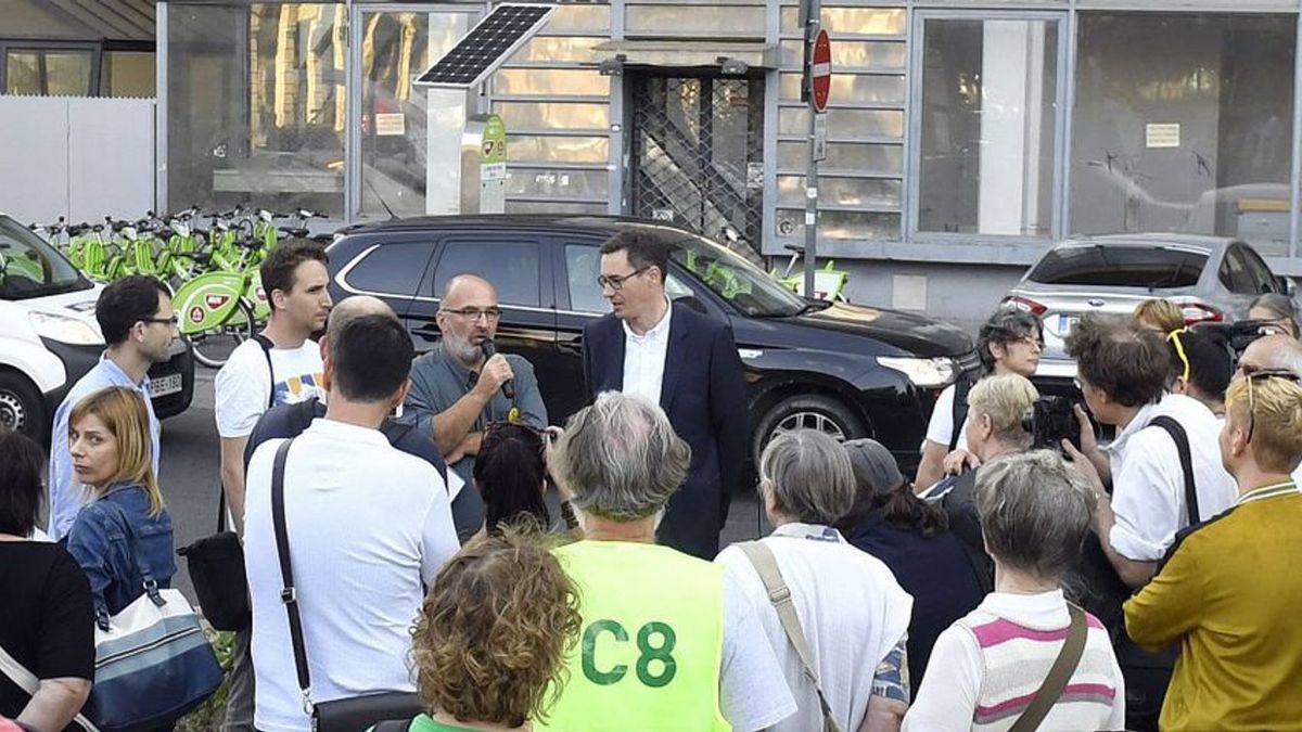 Külföldi szavazókat agitálnak Pikóék Józsefvárosban