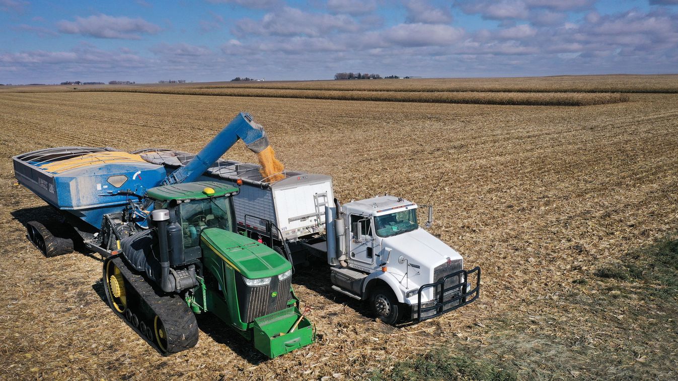 Iowa Farmers Finish Fall Corn Harvesting