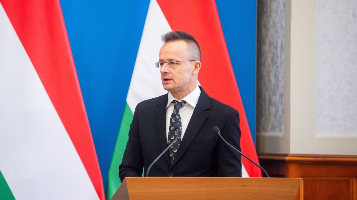 Szijjártó Péter a felvidéki magyar vezetőkkel egyeztetett Robert Fico látogatása előtt