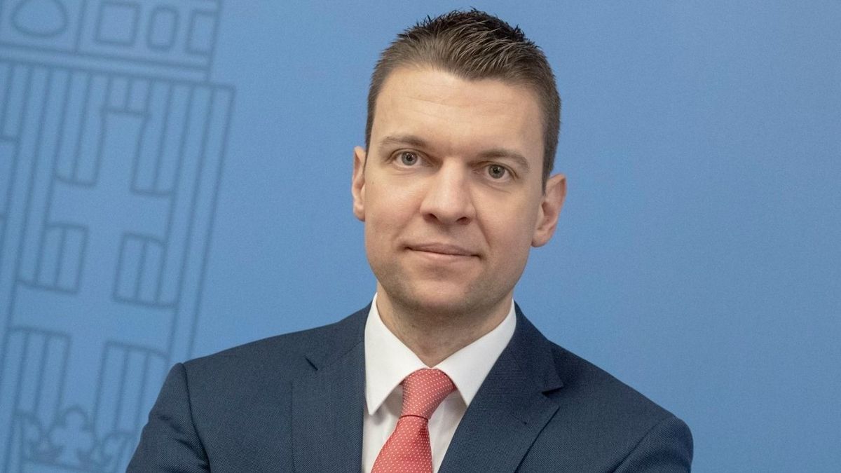 Elvtársak, gyertek még! – Menczer Tamás válaszolt a DK-s politikus vádjaira