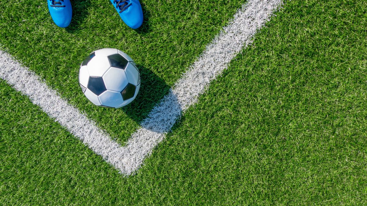Tönkretették a futballpályát, ezért valaki felelni fog