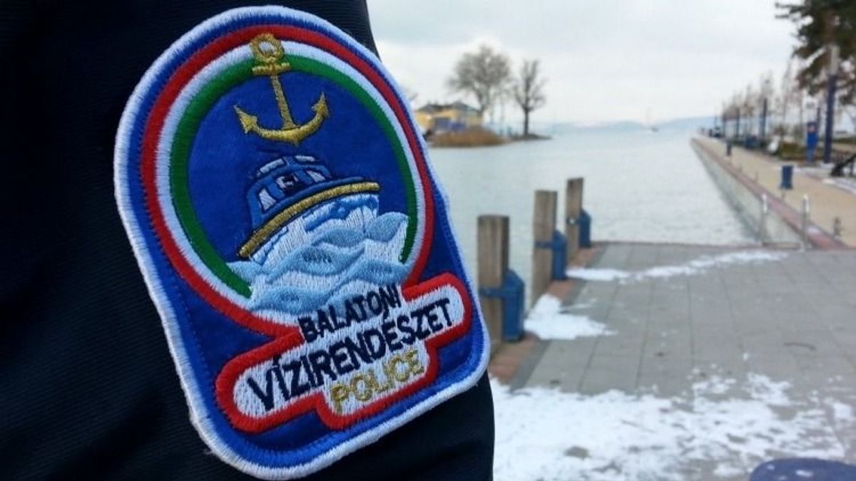 Az életét és a pénzét is kockáztatja, aki most megpróbál a Balaton jegére menni