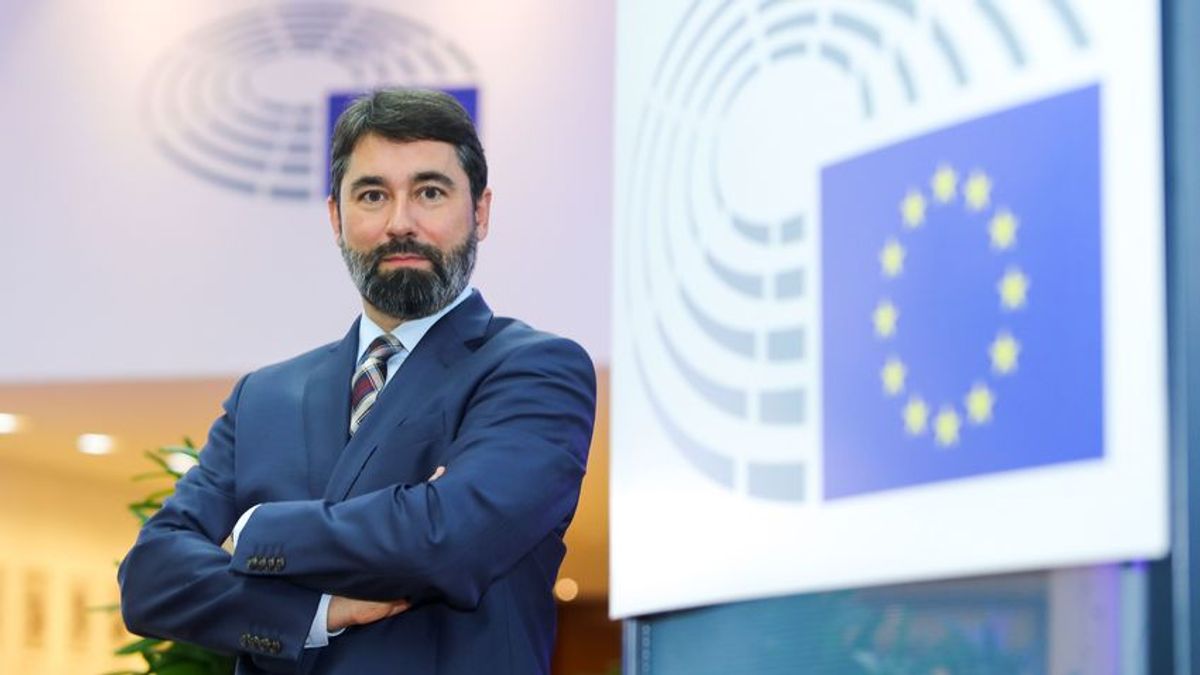 Hidvéghi Balázs: Magyarországnak át kell vennie Brüsszel politikai irányítását + videó