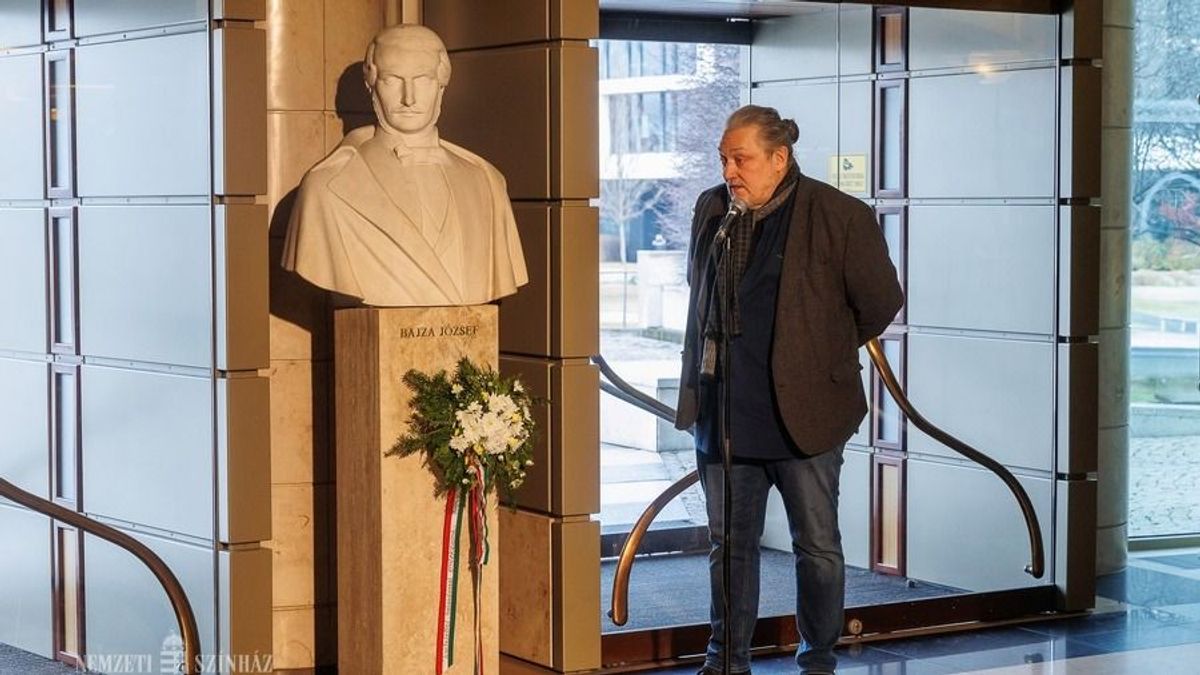 Főhajtás Bajza József emléke előtt