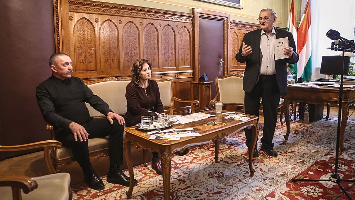 A néphagyományok szerelmesei Lakitelekre költöznek