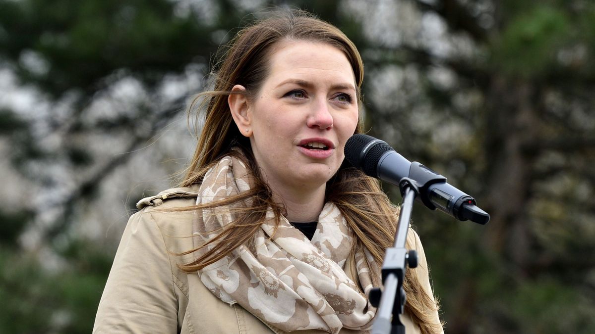 Donáth Anna kiáll a műhús mellett