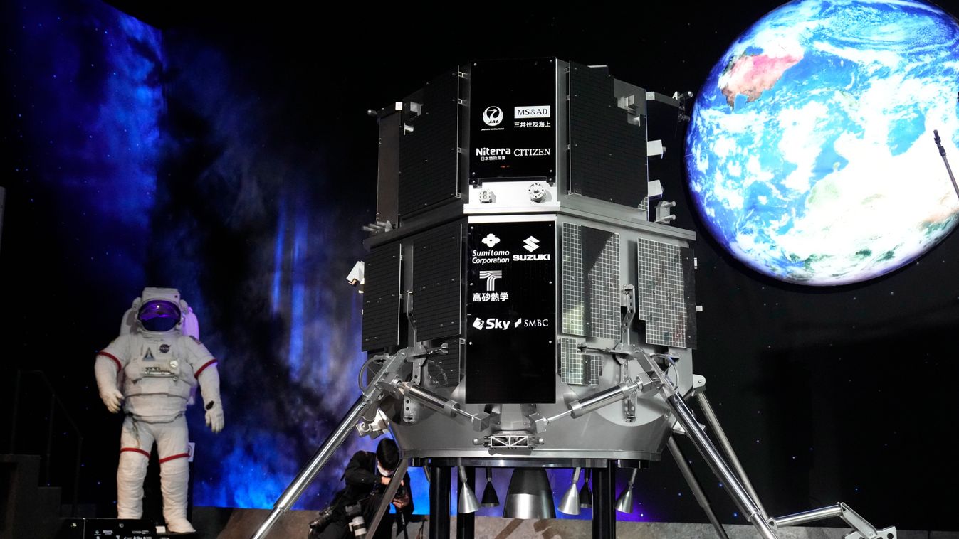 NASA-felvételek kerültek napvilágra a holdon landolt űrhajóról