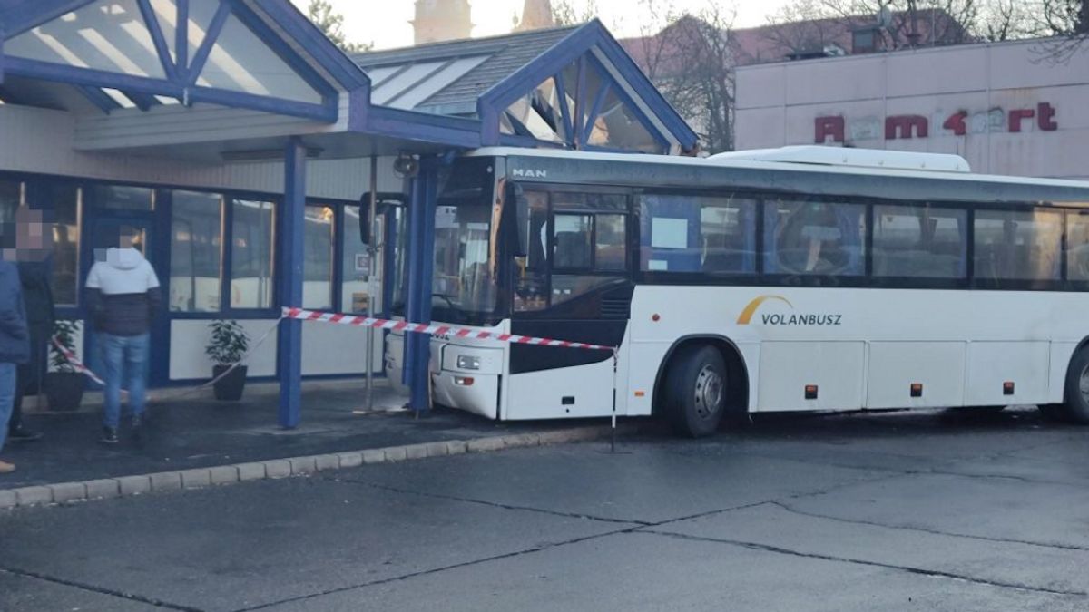 Ilyet még aligha láthatott, hihetetlen felvétel készült a szombathelyi buszpályaudvaron