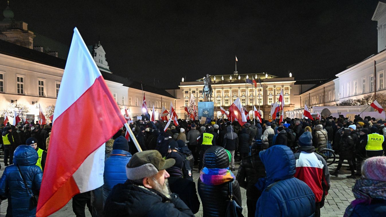 Protest against the detention of two MPs from the Law and Justice party in Warsaw