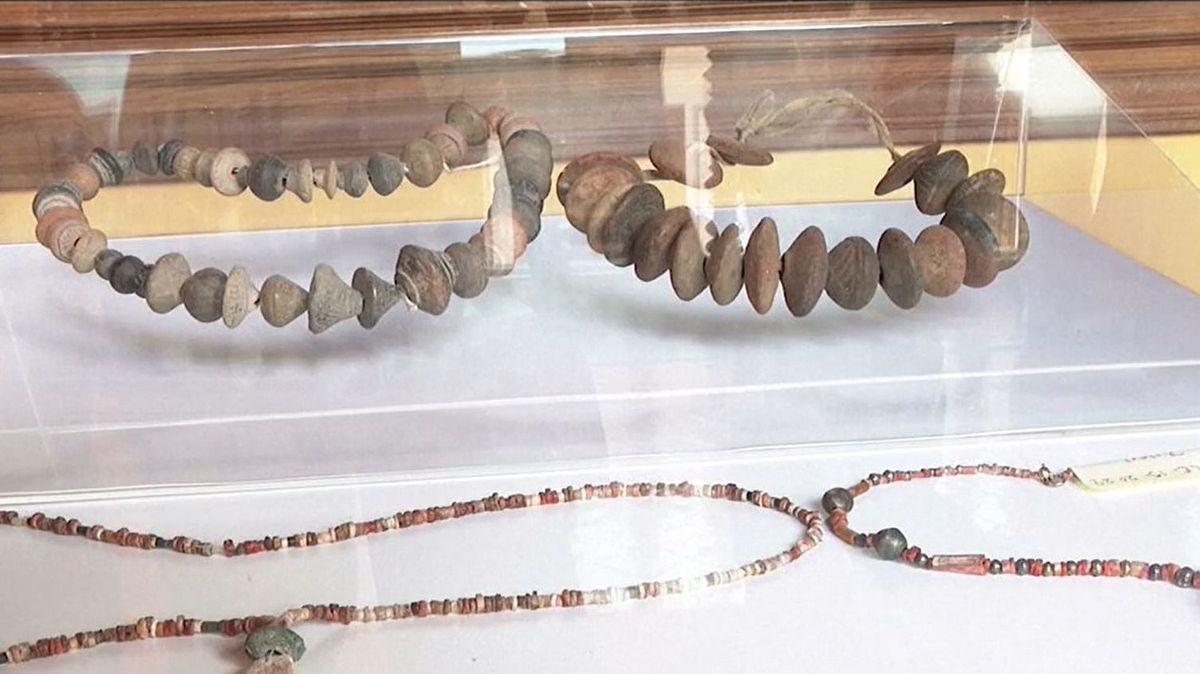 Kiemelt képen: A spanyol hódítás előtti időkből származó, több mint kétszáz darabos gyűjtemény került vissza Peruba, egyes tárgyak több mint 2000 évesek (Forrás: M1 Híradó)