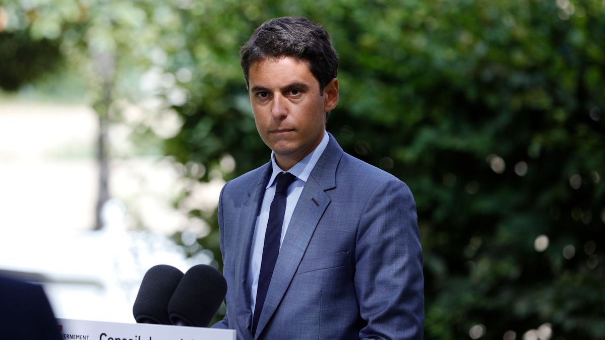Nagy kockázatot vállalt Macron az új miniszterelnök kinevezésével
