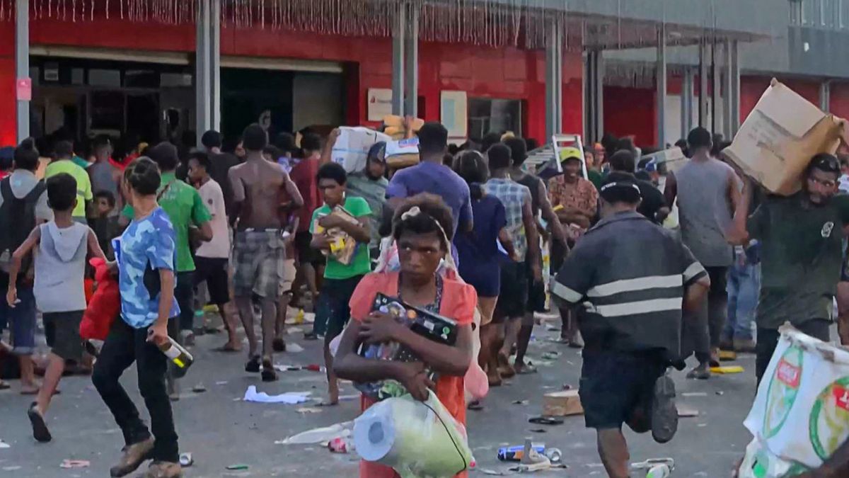 Eldurvult a helyzet, többen életüket vesztették Pápua Új-Guineában zavargásokban