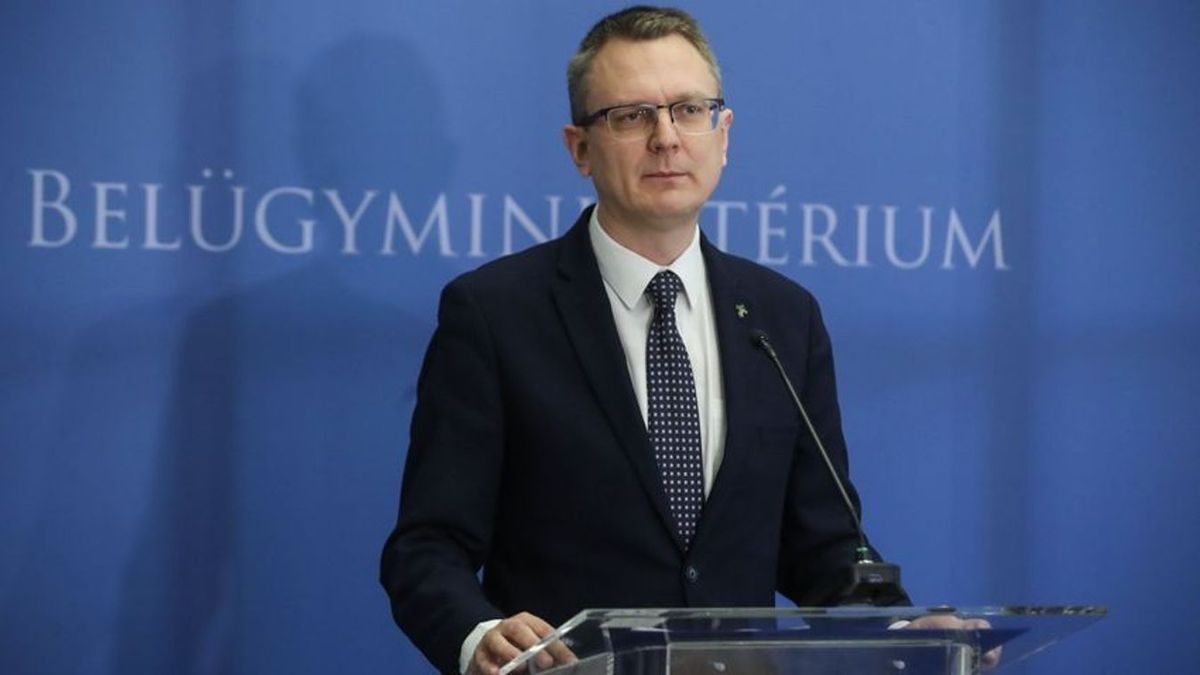 Rétvári Bence: Az iskolák fenntartóinak minden forintot a béremelésre kell fordítaniuk