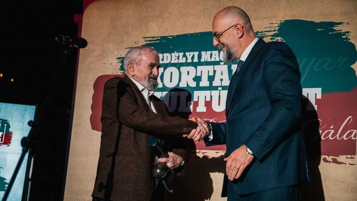 Átadták az Erdélyi Magyar Kortárs Kultúráért díjat