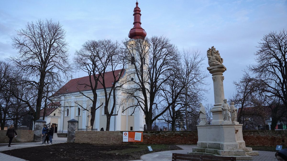 Tamásiban átadták a csodálatosan felújított Nagyboldogasszony-templomot