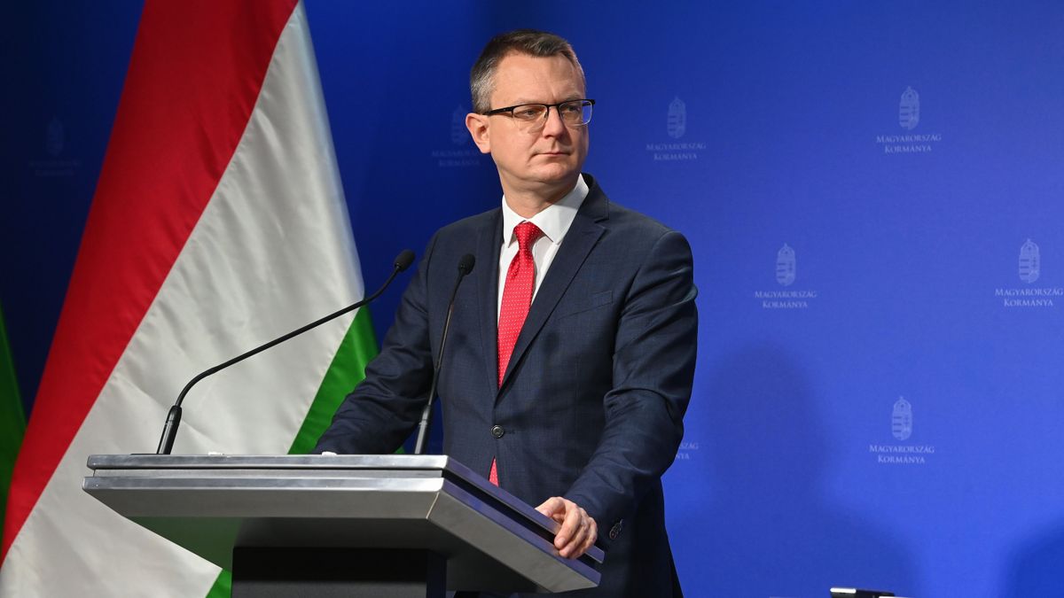 Felsült a dollárbaloldal, tovább emelkedik a tanárok és óvónők bére