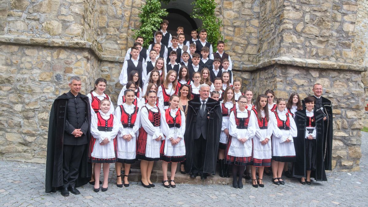 Romanian Press Slams Hungarian President Over Visit to Transylvania