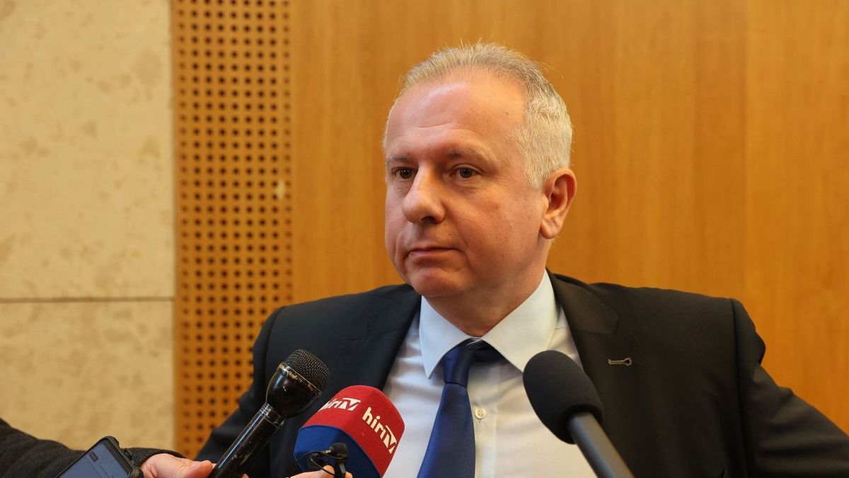 Több nyomozás is indult a pécsi városháza körüli kétes ügyekben