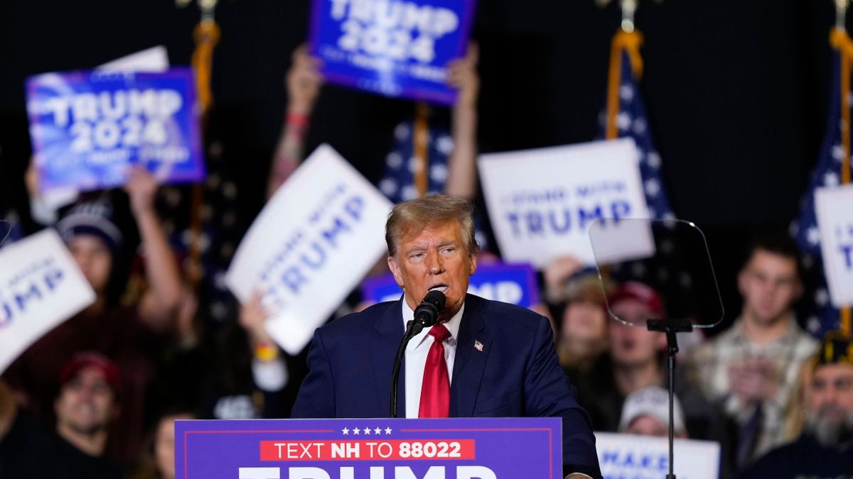 Donald Trump újabb ellenfele szállt ki a versenyből