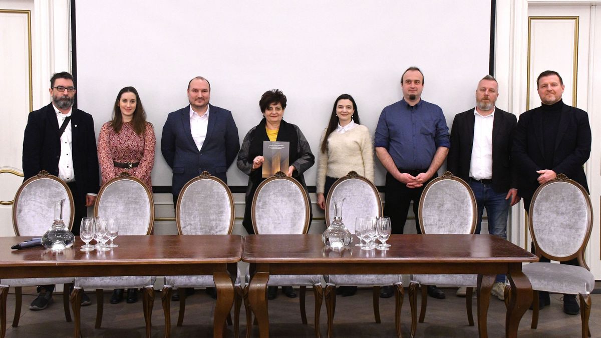 Bemutatták A fény gyulai géniuszait