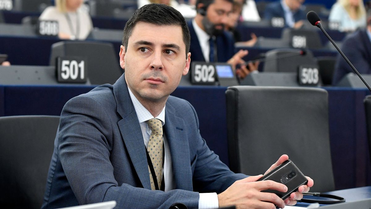 Teljes a baloldali véleményterror