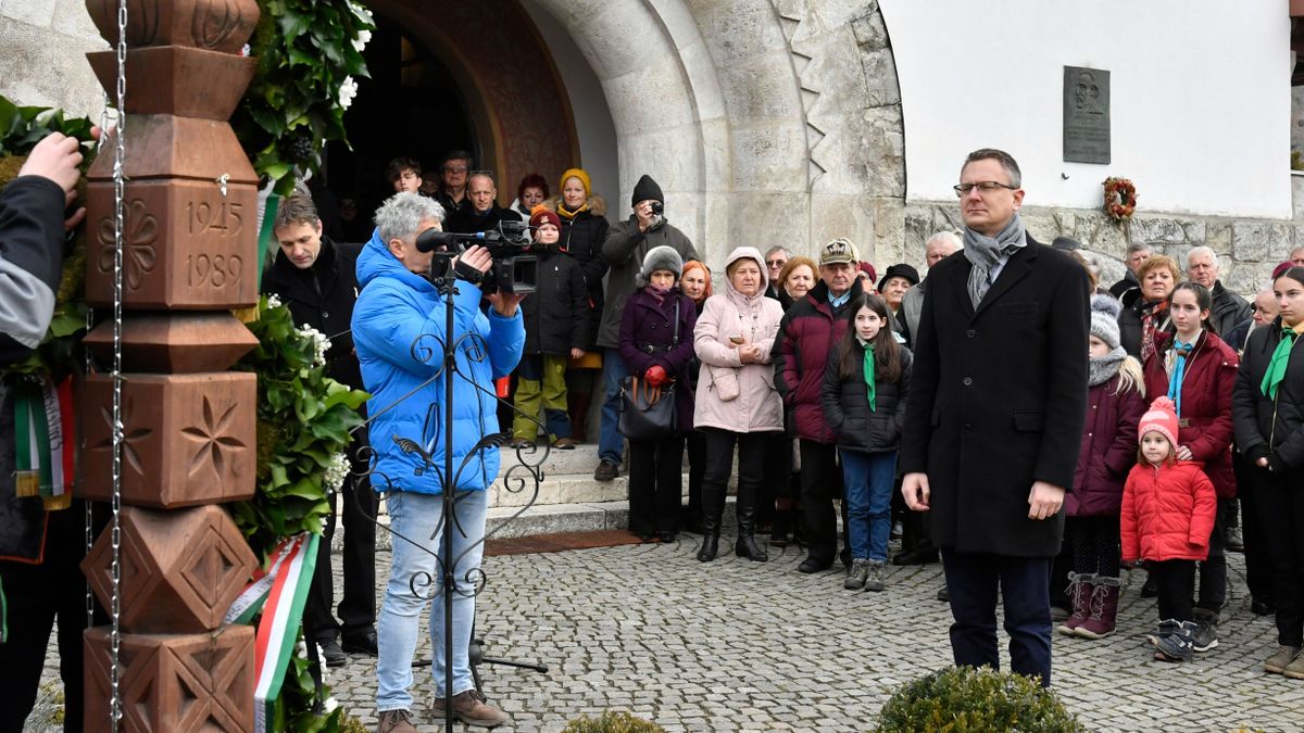 Rétvári Bence: Az egyetlen helyes magatartás a fegyverszünet és a béke követelése