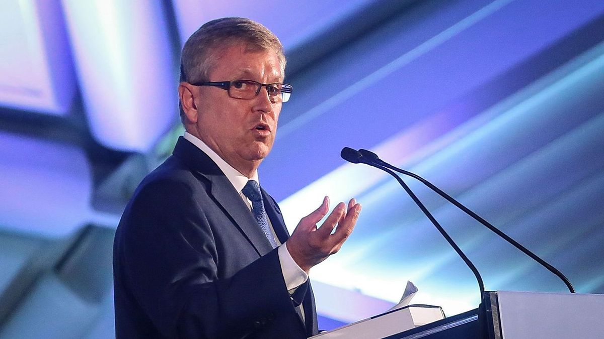 A Neumann János Egyetem címzetes egyetemi tanára lett Matolcsy György