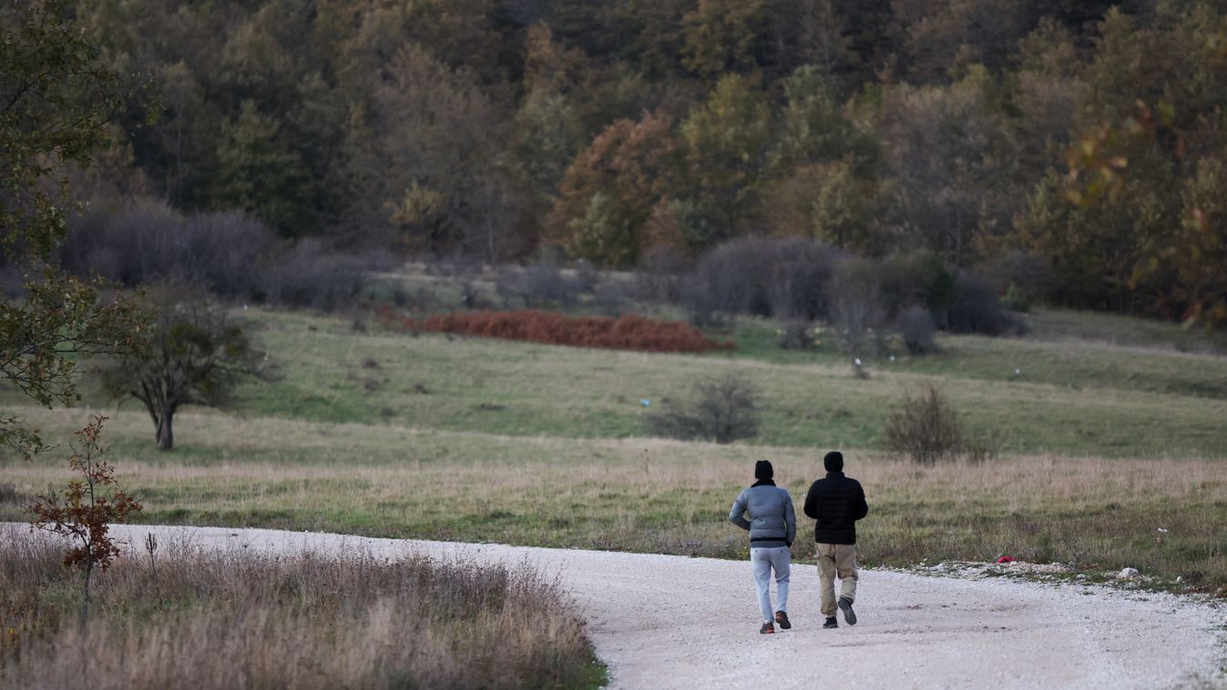 Autósüldözéses akció – migránscsempész bukott le a szomszédban