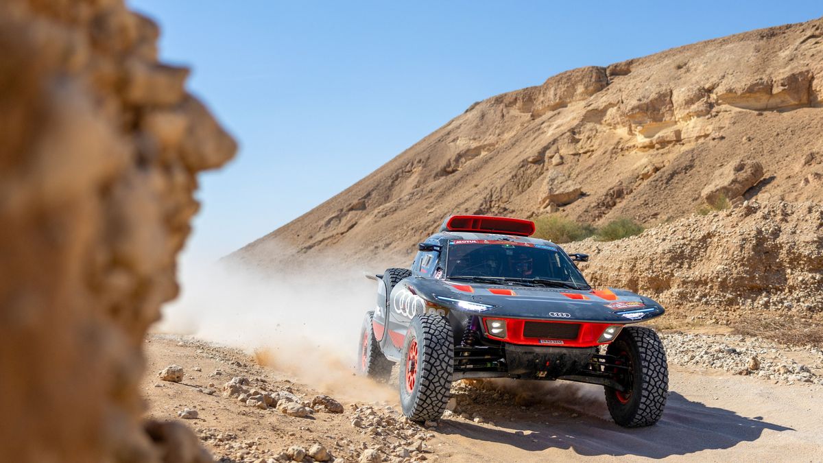Véget ért a Dakar-rali, Sainz hatvanegy évesen nyerte meg + képgaléria