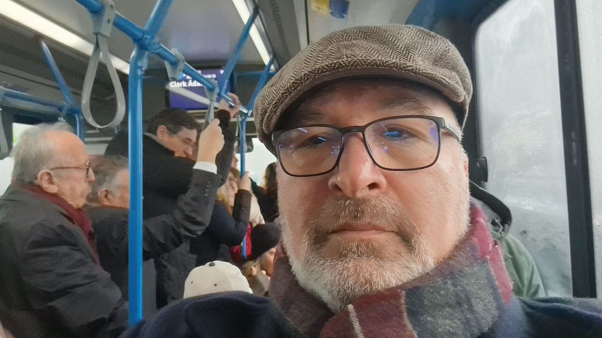 Újabb közlekedési gyöngyszem Budapestről: nem csak drága, néha izzasztó is a parkolás ebben az utcában