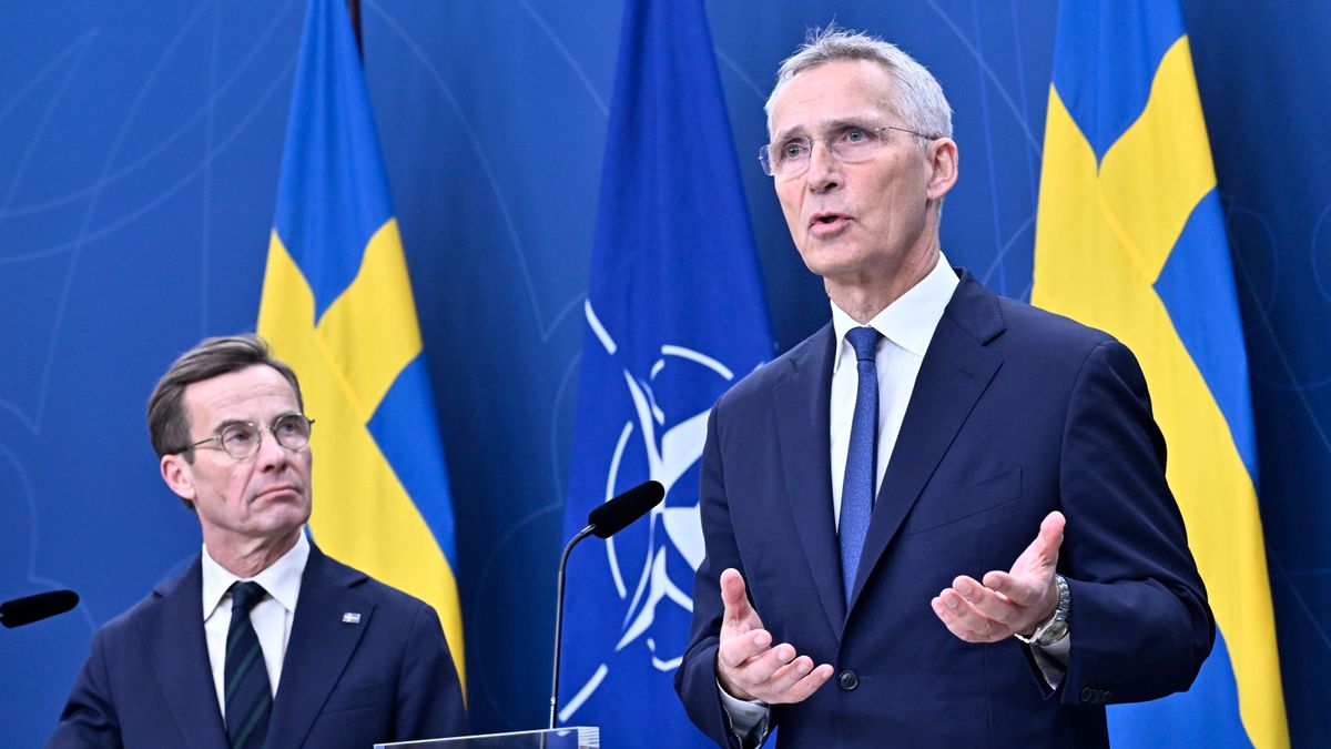 A NATO főtitkára erős nyomás alá helyezte Magyarországot