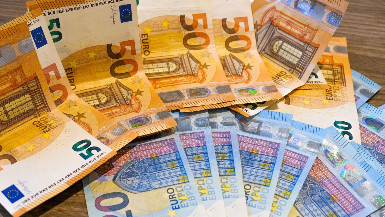 Vége a készpénznek? Az FPÖ a digitális euró bevezetésétől tart